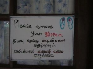 remove slippers sign